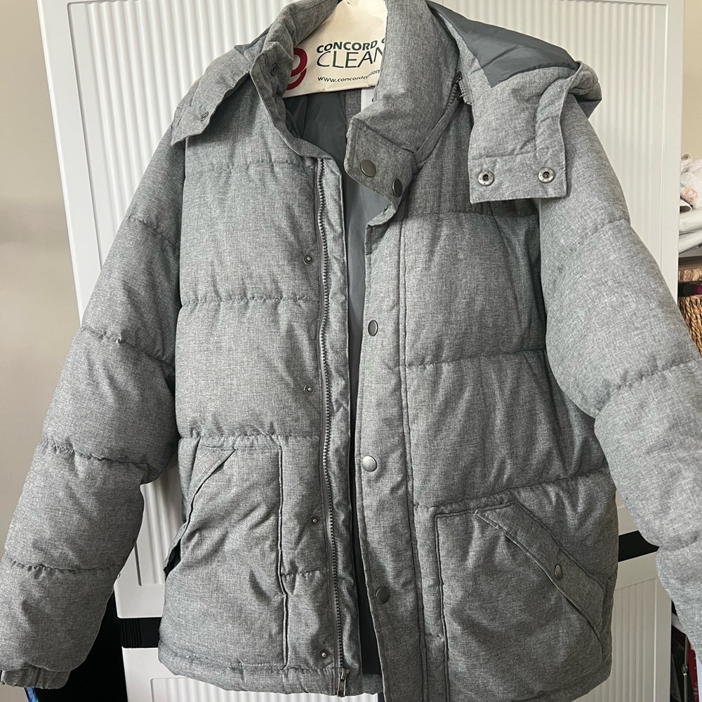 Old Navy Men's Gray Puffer Jacket